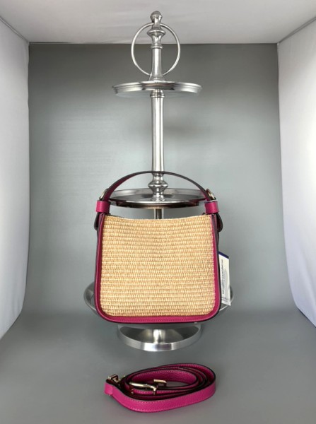 Kleine Tasche im Leder-Bast-Mix in zwei Farben