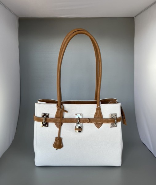 Weiße Lederhandtasche im Hermèsstil mit cognacfarbenen Akzenten