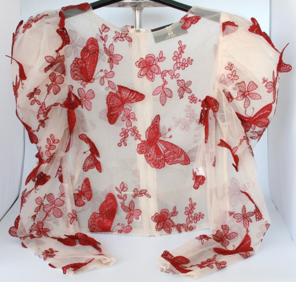 Puffärmelbluse mit dunkelroten Schmetterlingsapplikationen von Mauro Menichetti